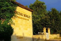 �������f�������M����